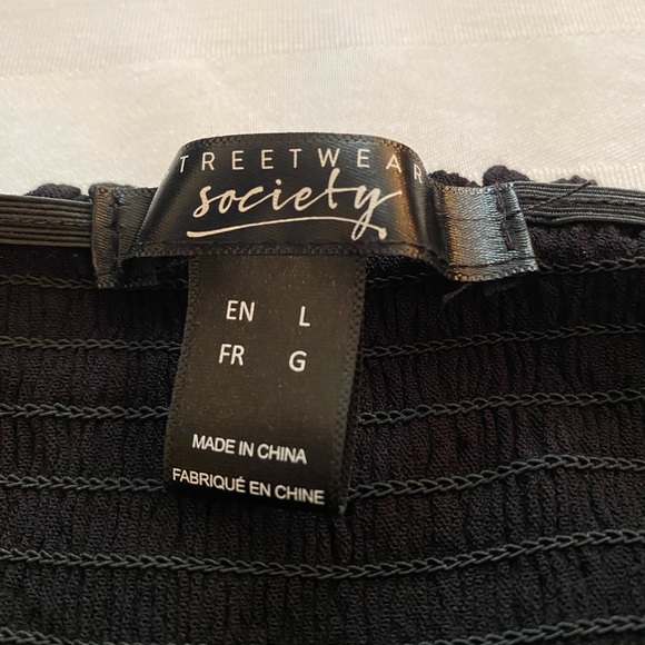 2/$10. Streetwear Society Black Off the Shoulder Blouse, Size Large - Picture 3 of 3